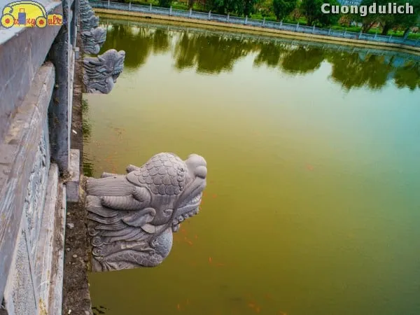 Ngoc Well (Jade Well) with blue water in Bai Dinh Pagoda grounds