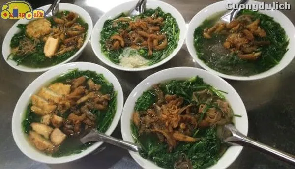 Banh da ca ro Ninh Binh (Ninh Binh Rice cracker with perch soup) - a delicious rustic dish