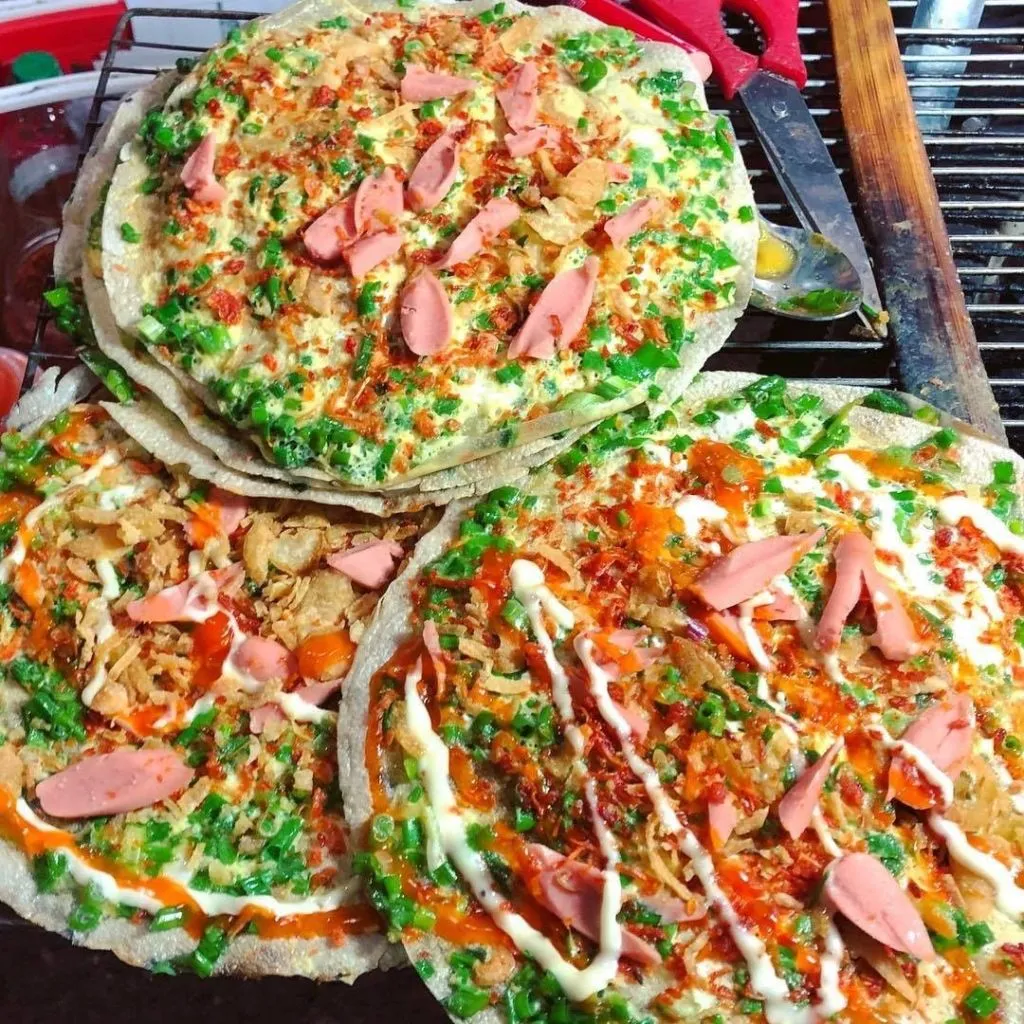 Quán bánh tráng nướng 112 Nguyễn Văn Trỗi - không gian nhộn nhịp, thu hút nhiều du khách