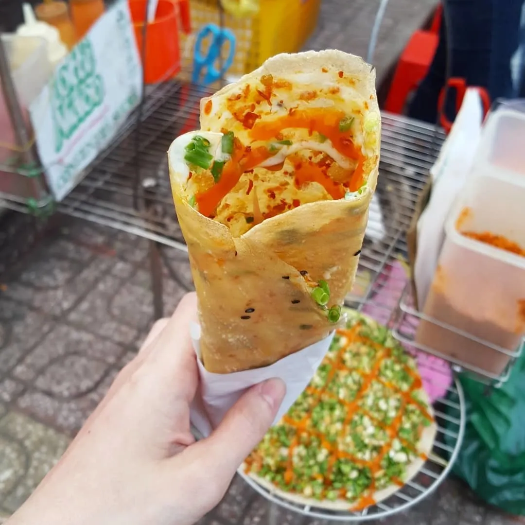 Bánh tráng nướng tại chợ đêm Đà Lạt - trải nghiệm thú vị trong không gian nhộn nhịp