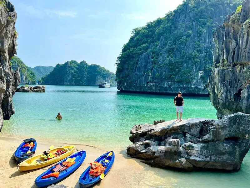 Ba Trai Dao Beach