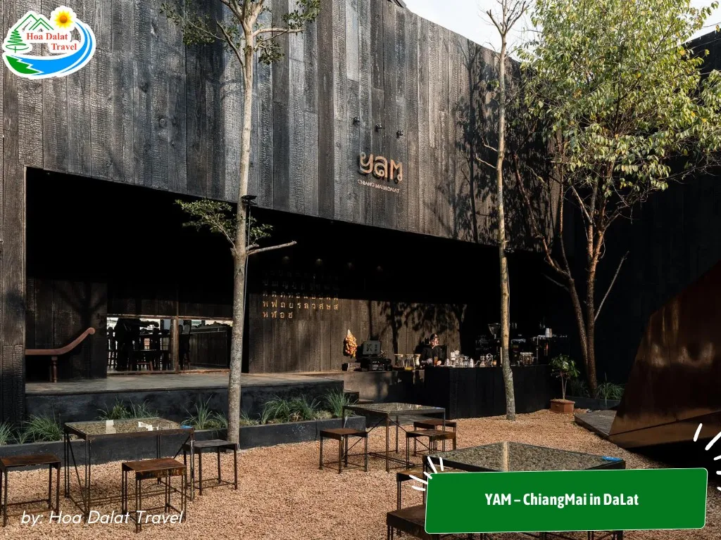 Cafe space with strong Chiangmai Thai style