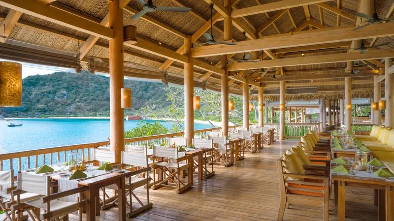 A peaceful ambiance at Dining By The Bay restaurant