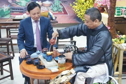 Thưởng trà đối ẩm