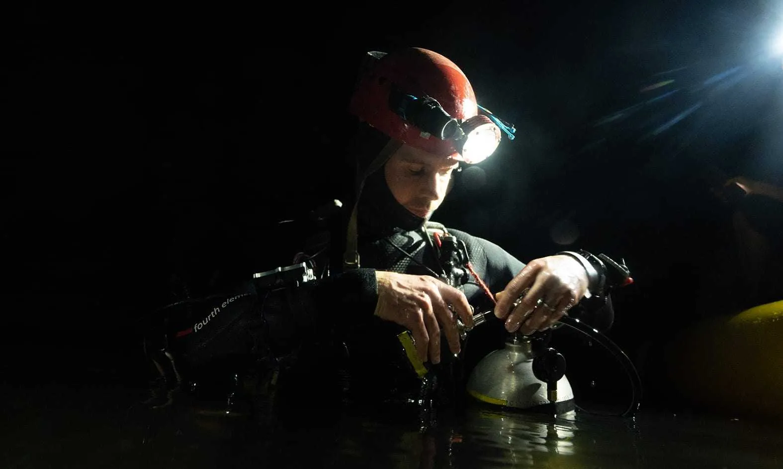 Diver expert in Son Doong Cave