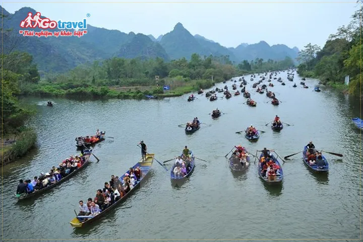 Chùa Hương - Hệ thống chùa, đền, động nằm trên dãy núi Hương Sơn