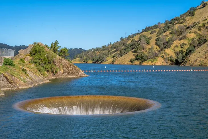 Lake Berryessa - Peaceful beauty in nature