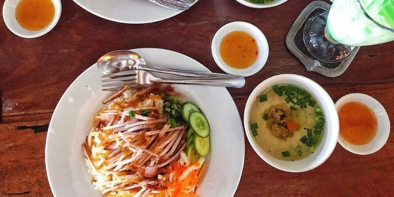 Cơm tấm Long Xuyên mang hương vị đặc trưng, khác biệt so với cơm tấm ở các vùng khác