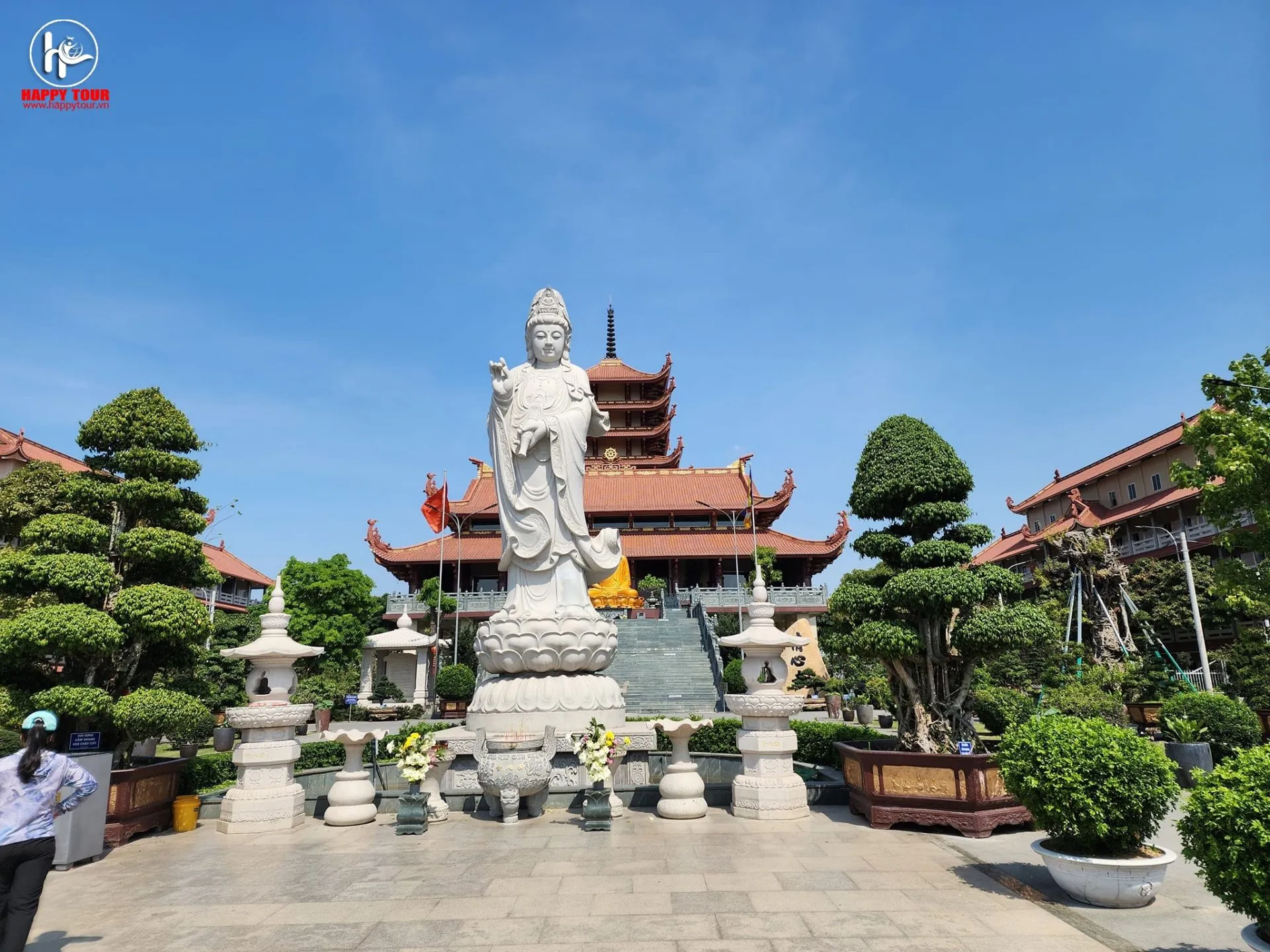 Phat Co Don Pagoda with Distinctive Architecture