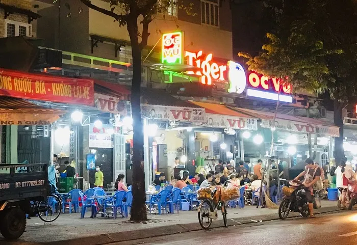 Vinh Khanh Food Street District 4