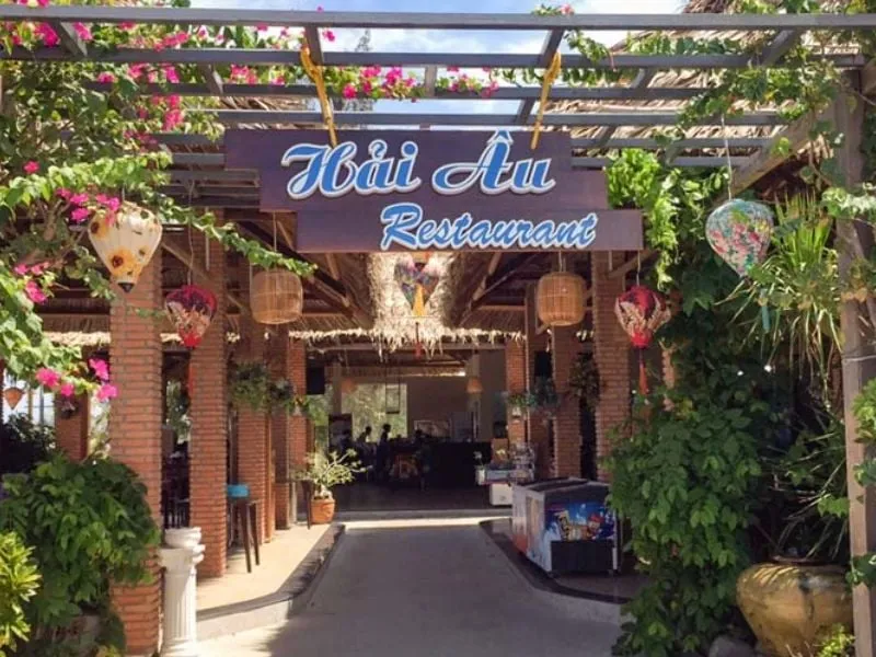 Hai Au Restaurant - Luxurious space and refined dishes
