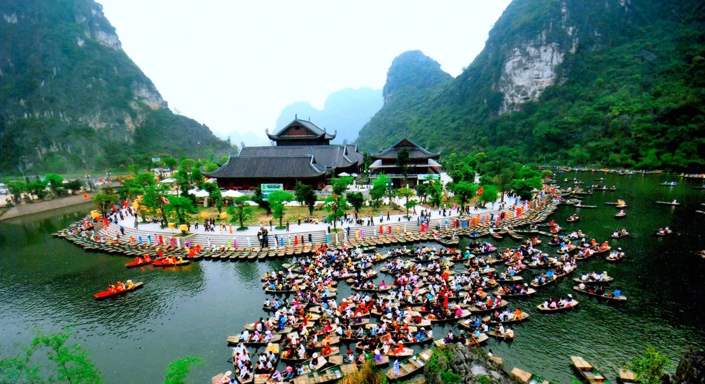 Trang An - Ha Long Bay on land