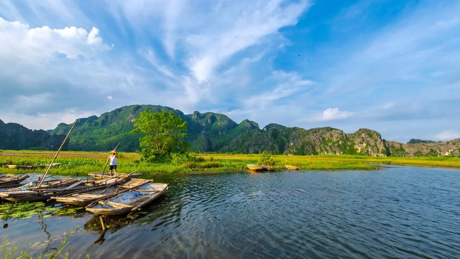 The beauty of Van Long Nature Reserve - Ninh Binh like a giant watercolor painting