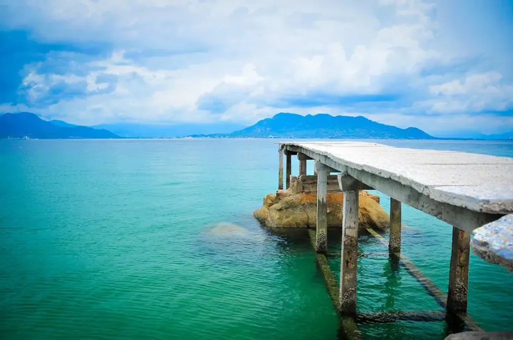 Bãi biển Bình Lập Cam Ranh với vẻ đẹp hoang sơ và yên bình