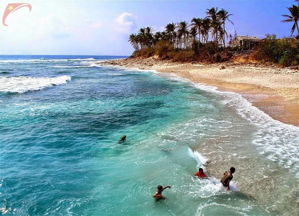 Dung Quat beach with clear blue water and peaceful space
