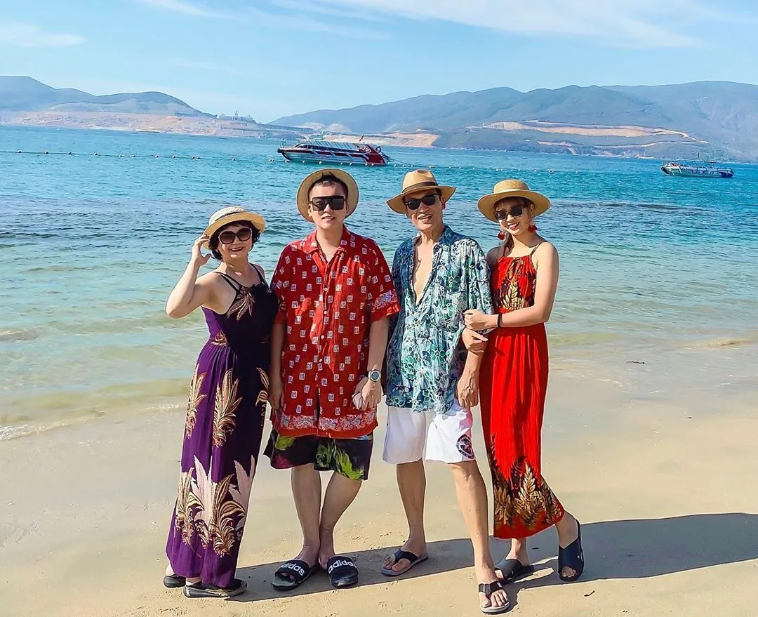 Bãi biển Hòn Tằm Nha Trang