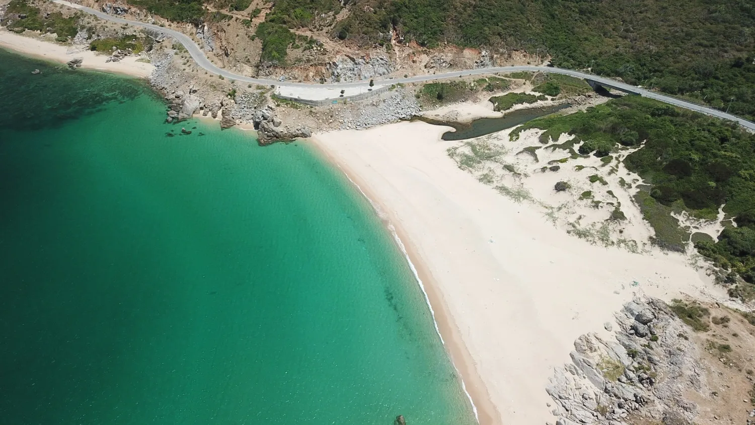 Bai Chuoi (Banana Beach) - A pristine blue sea paradise at the foot of Hai Van Pass