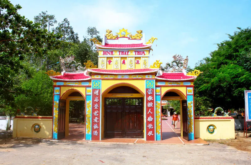 Bạn có thể thử trải nghiệm các tour Cổ Thạch - Thầy Thím nếu có nhiều thời gian đi du lịch