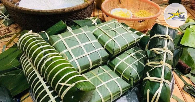 Banh chung and banh tet, two traditional cakes indispensable during Tet Nguyen Dan (Vietnamese Lunar New Year)