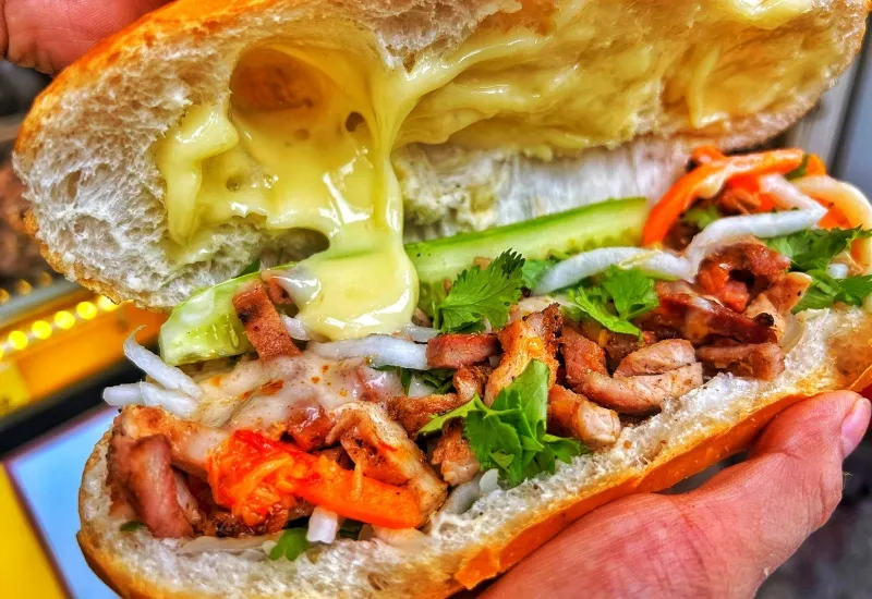 Simple yet attractive Chim Chay Banh Mi
