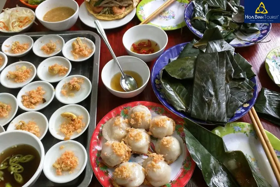 Bánh nậm Bà Đỏ Huế, quán bánh Huế lâu đời được yêu thích
