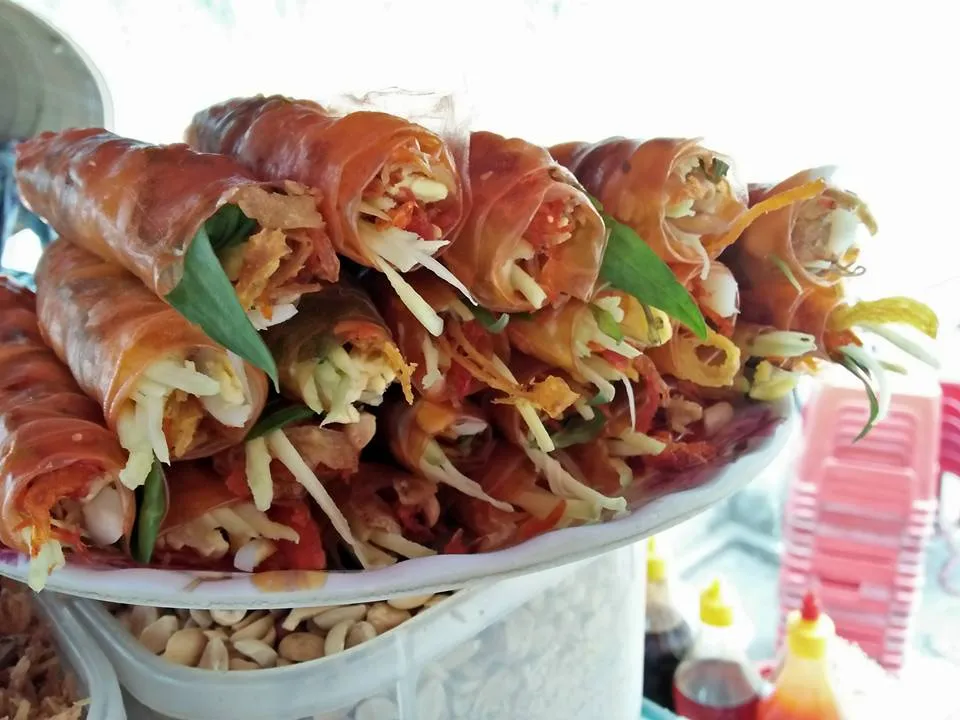 Bánh Tráng Cuốn - Món Ăn Vặt Sài Gòn Không Thể Chối Từ