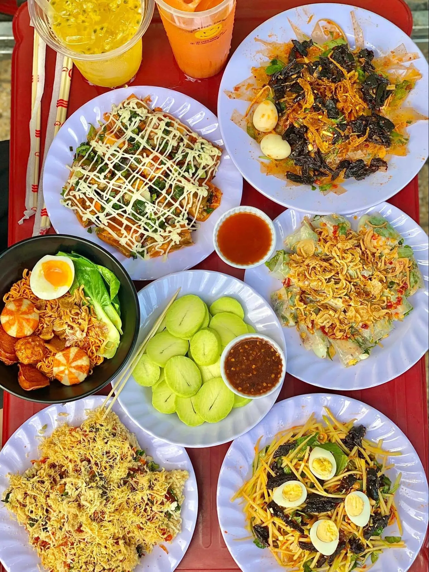 Bánh tráng trộn Bảo Ngọc Nha Trang, đa dạng topping hấp dẫn