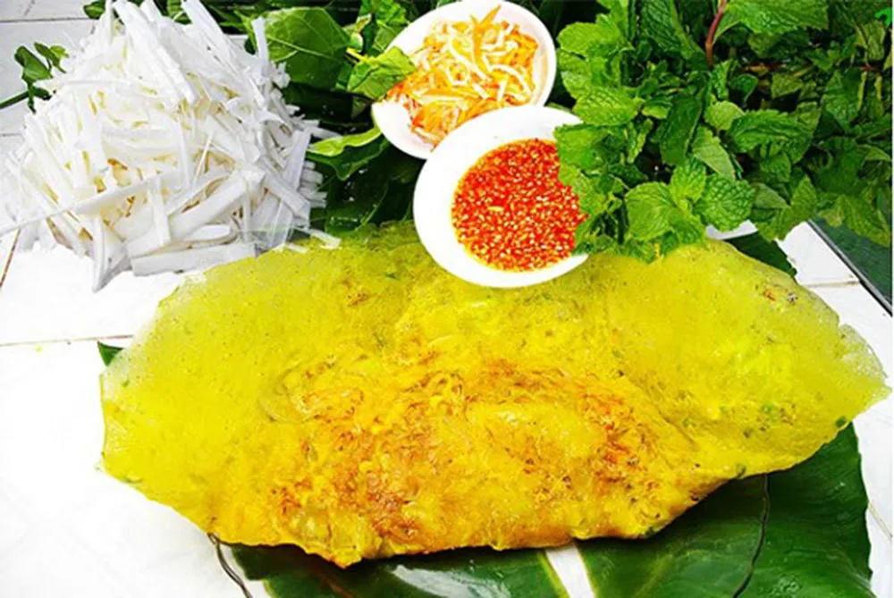 Bánh xèo Nam Bộ thơm ngon, giòn rụm (Ảnh: lambanh365.com)