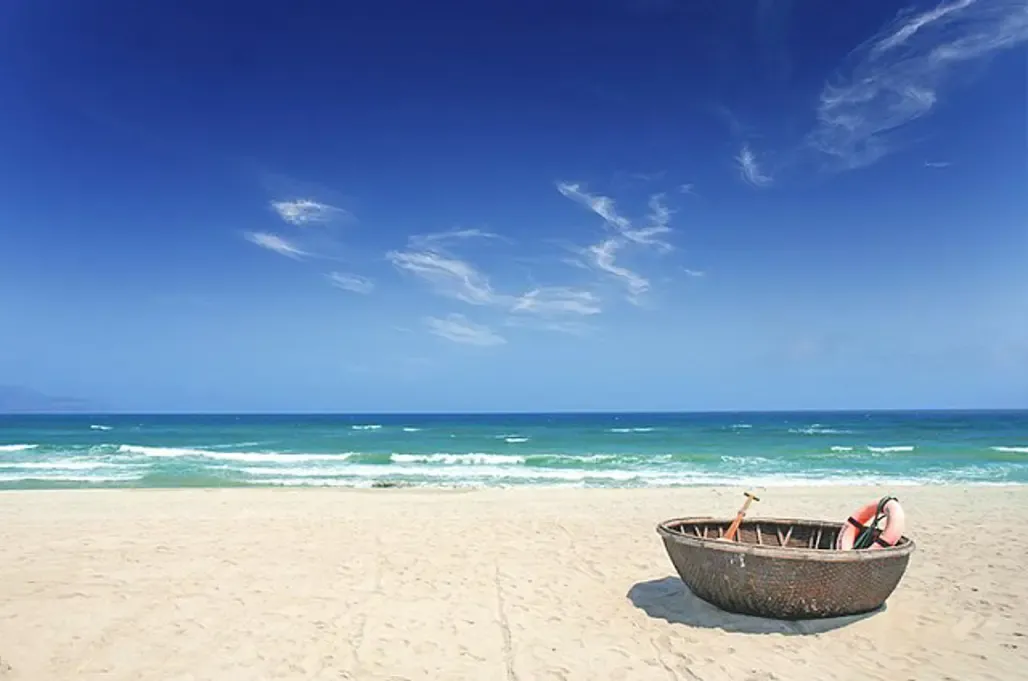 Biển Làng Vân Đà Nẵng với vẻ đẹp hoang sơ