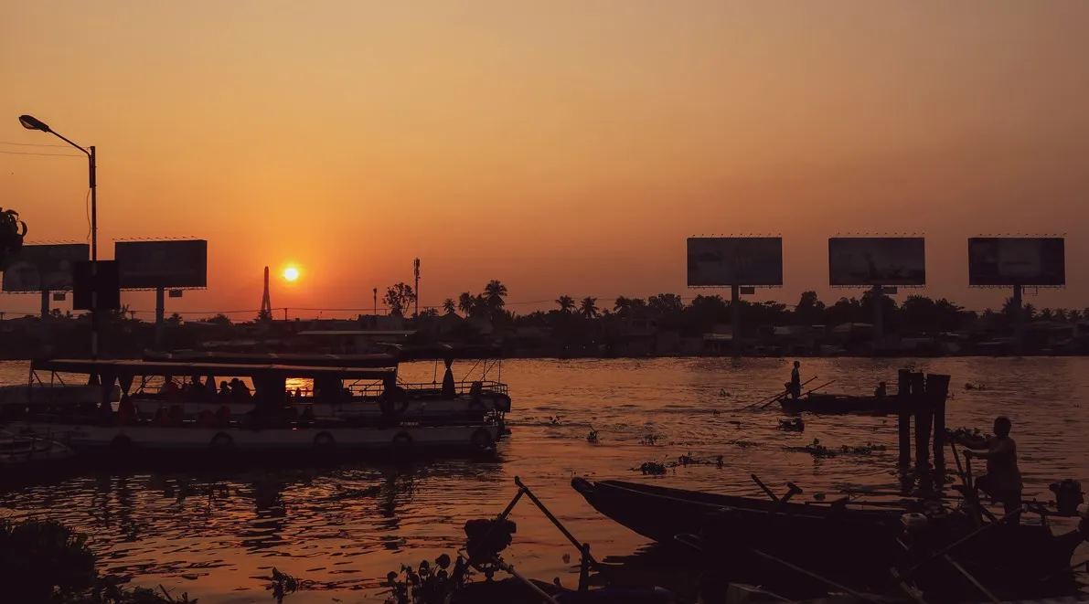 Bình minh trên chợ nổi Cái Răng