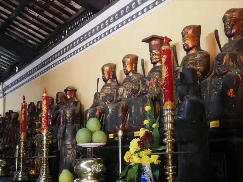 Collection of 119 precious statues at Giac Lam Pagoda
