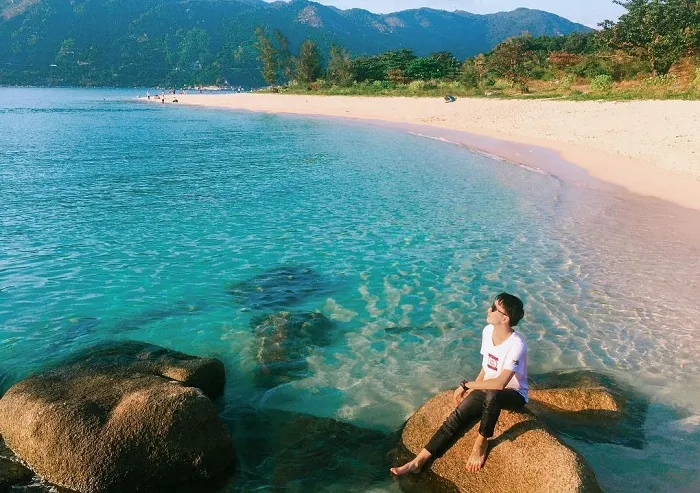 Pristine and fresh scenery on Hon Nua Island