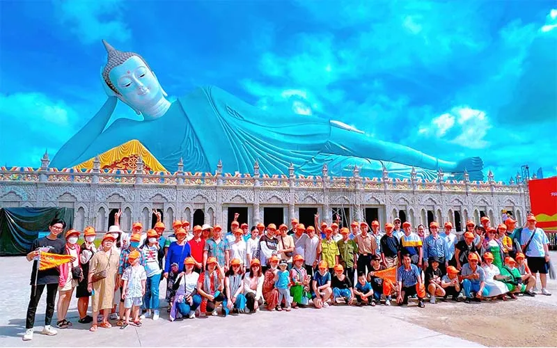 Bức tượng Phật Thích Ca nhập Niết Bàn dài nhất Việt Nam tại chùa Som Rong Sóc Trăng - Tour du lịch Miền Tây 4 ngày 3 đêm
