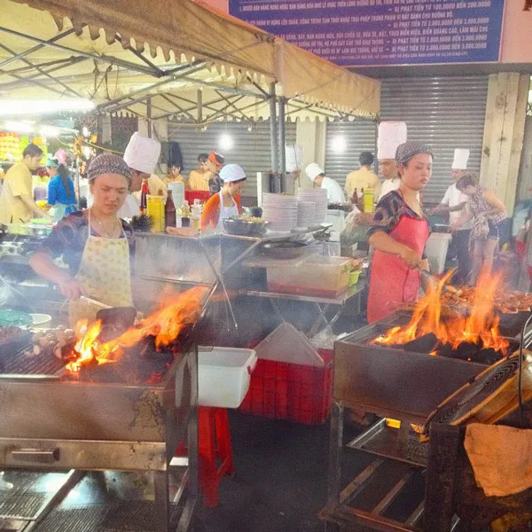 Souvenirs at Ben Thanh Night Market