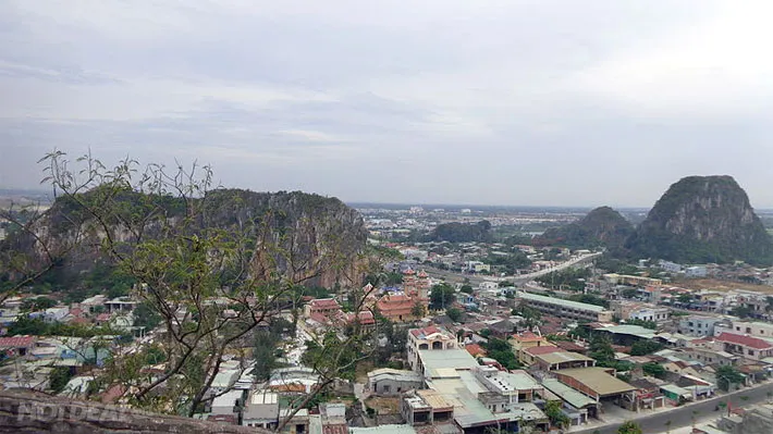 Các sản phẩm đá mỹ nghệ đa dạng tại làng đá Non Nước