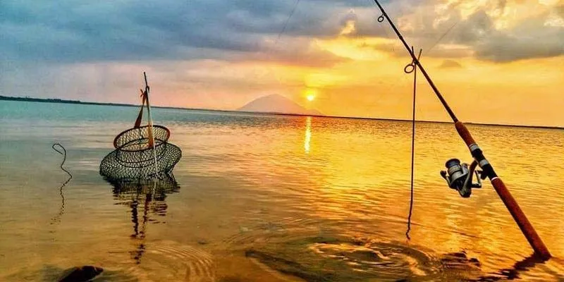 Fishing on Dau Tieng Lake - a relaxing and tranquil activity