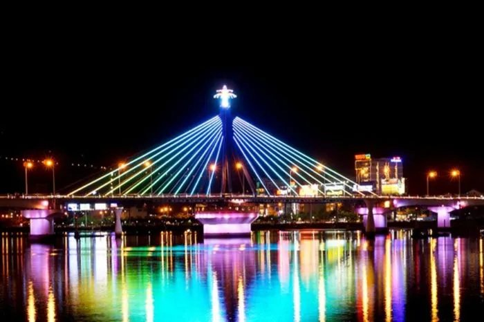 Han River Swing Bridge - A unique bridge with the ability to automatically rotate 90 degrees