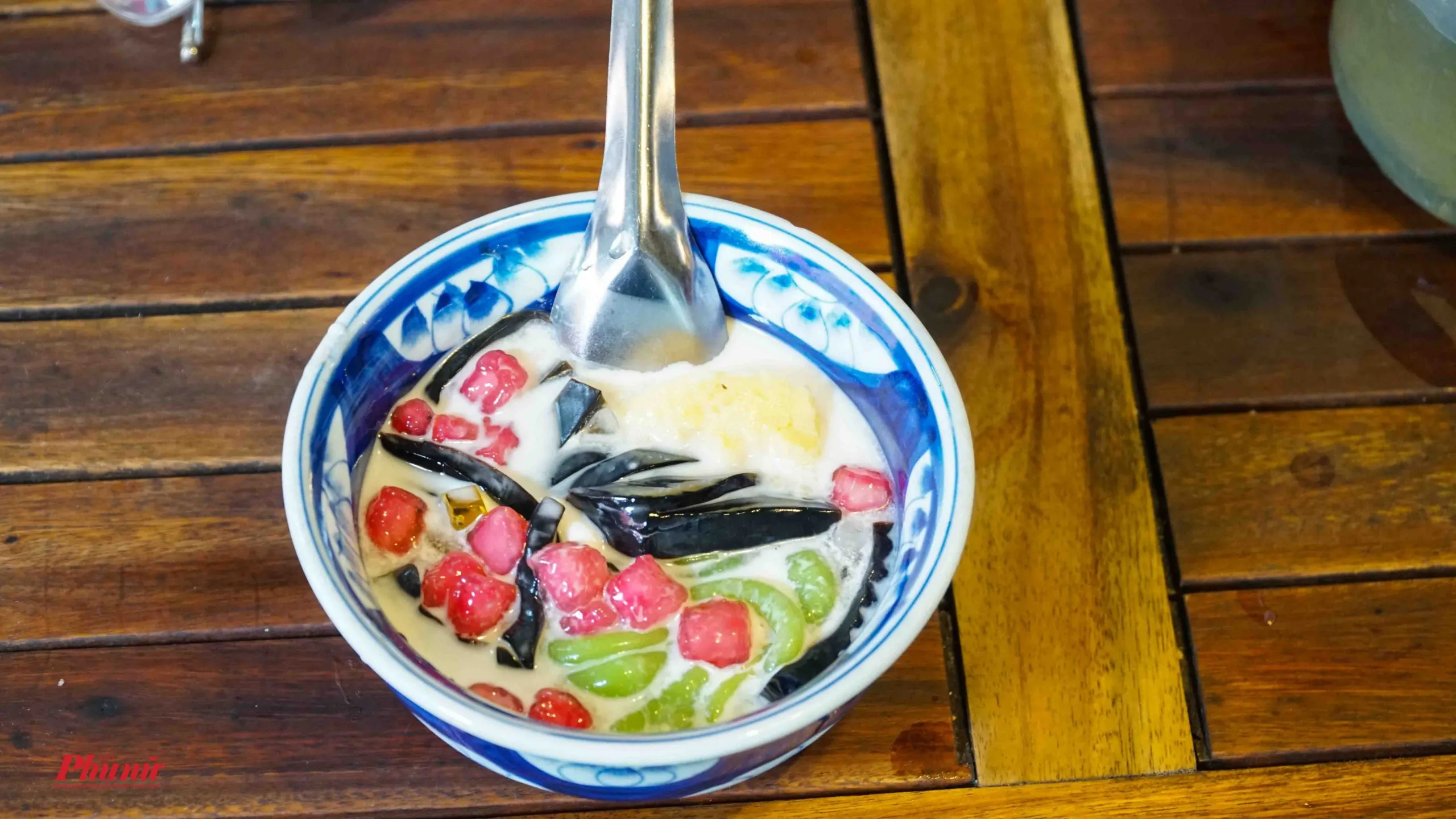 Chén chè tuy nhỏ xinh nhưng thật sự rất nhiều chè