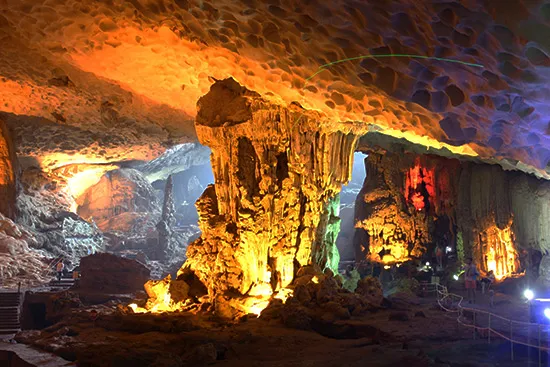 Kayaking to explore Luon Cave, a unique experience in Ha Long Bay