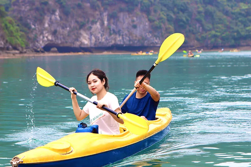 Chèo thuyền kayak