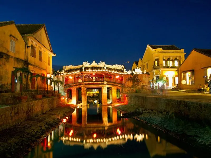 Nguyen Hoang night market adjacent to the Japanese Covered Bridge in Hoi An.
