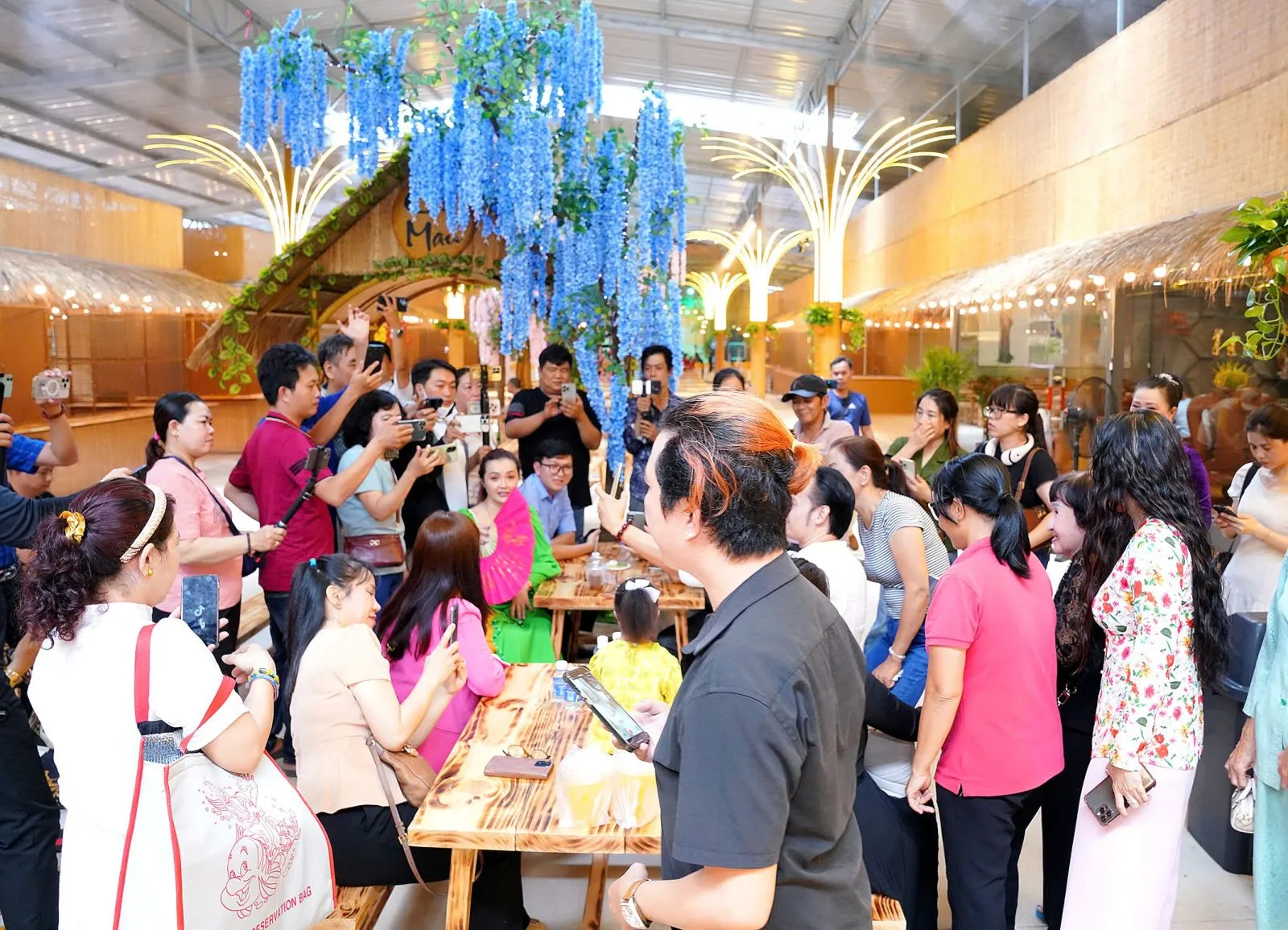 Chòi lá tre nứa mang đậm nét kiến trúc làng quê Việt Nam