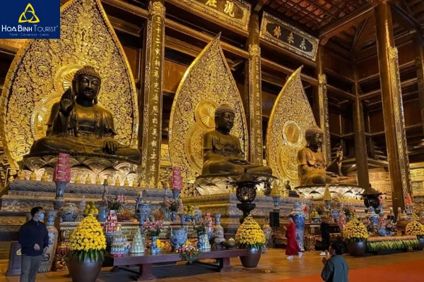 Chùa Ngọc Tam Chúc