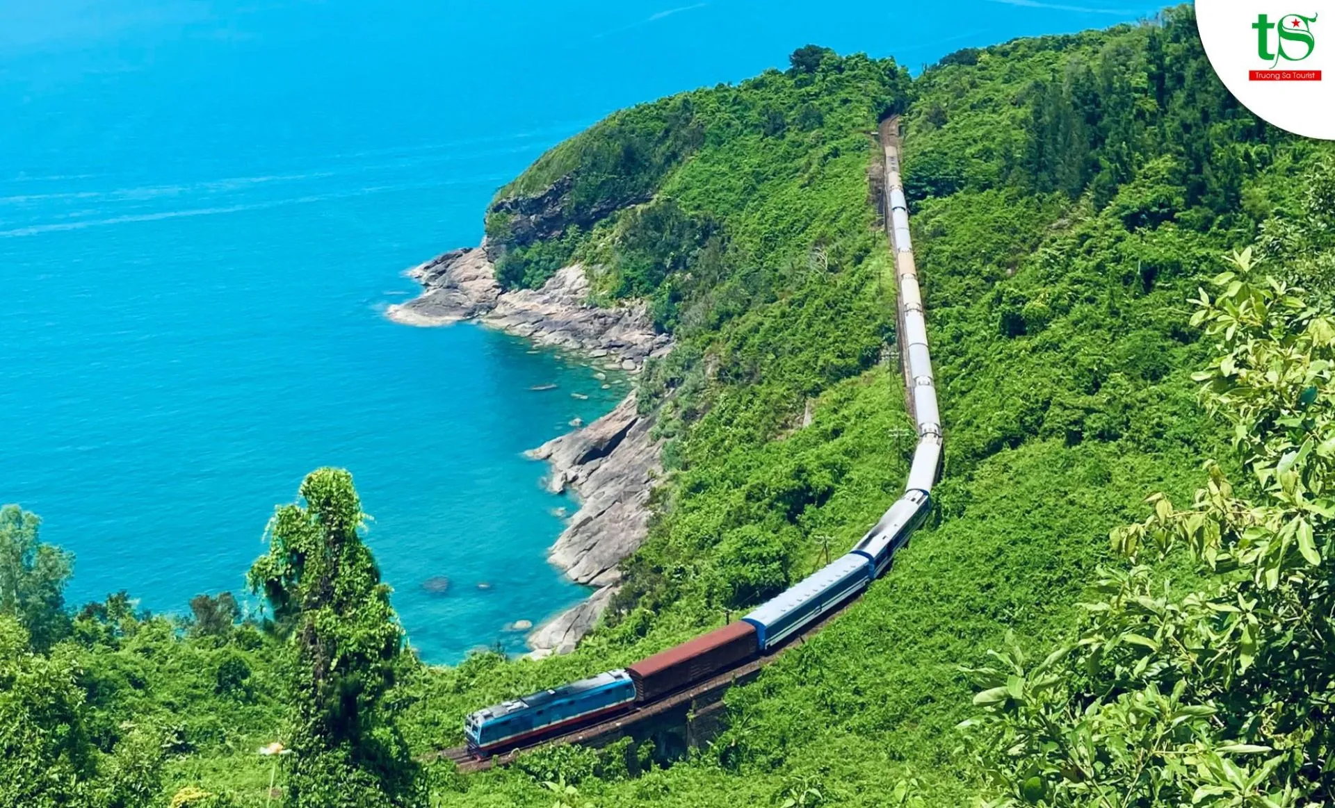 chuyến tàu di sản kết nối Đà Nẵng - Huế