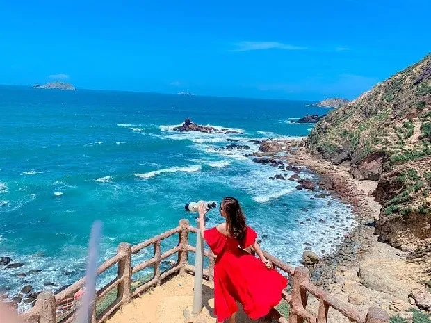 Perhaps few tourists think that Quy Nhon has such a heavenly beautiful beach