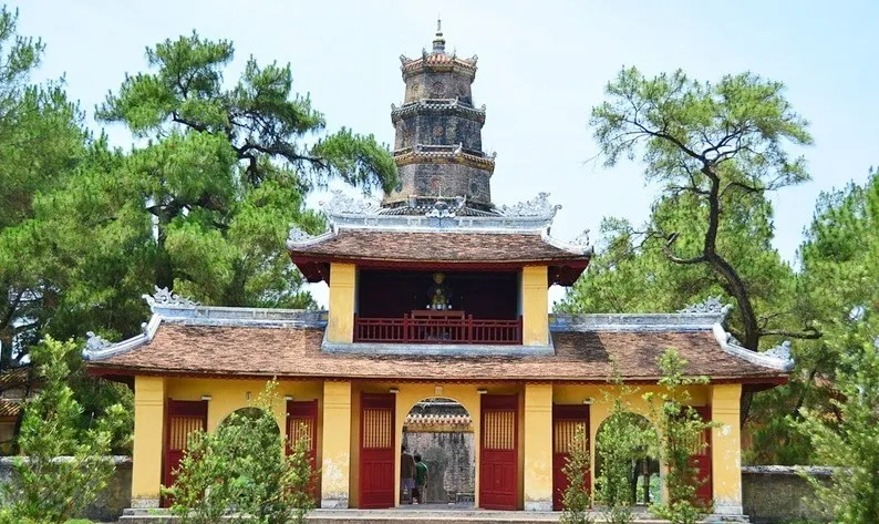 The Tam Quan Gate of Thien Mu Pagoda