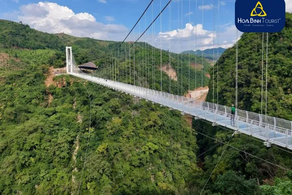 Cổng Trời Quản Bạ Hà Giang trong tour du lịch mùa hè miền núi