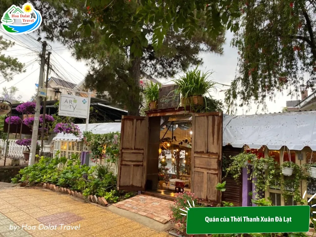 Entrance to Lang Art Coffee Shop Da Lat