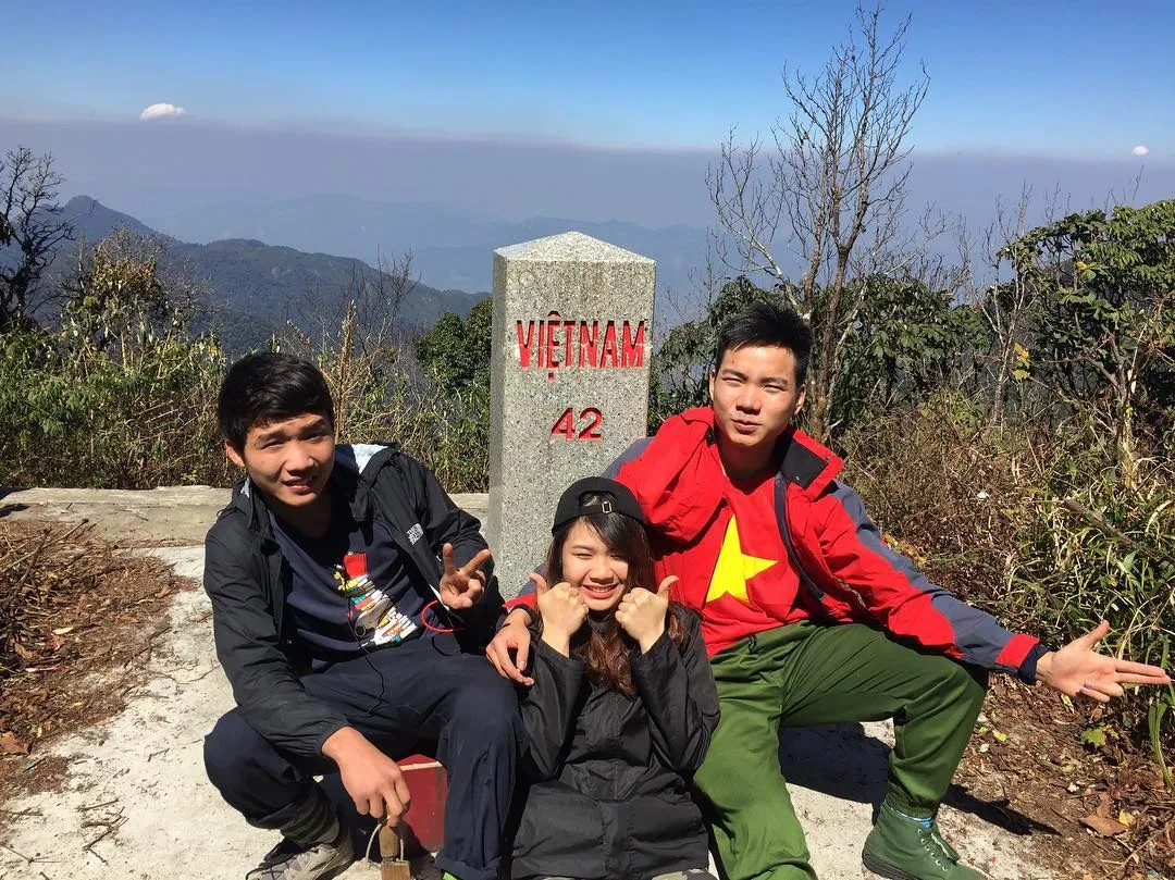 Border marker No. 42 – the 2nd highest border marker in Vietnam, a must-visit check-in point when cloud hunting on Pu Si Lung peak.