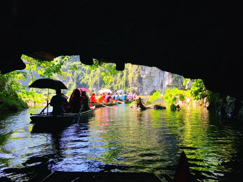 The entrance of Hang Sang (Bright Cave) welcomes visitors with a painting-like beauty